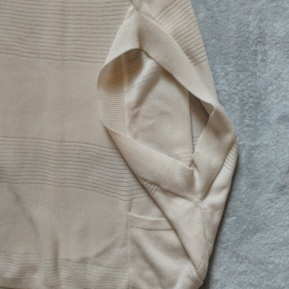 BCBGeneration Off-White Button-down Back Sleeveless Viscose-blend Top Women's M - Picture 4 of 9